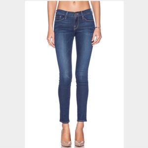 FRAME Le Skinny De Jeanne size 28 medium wash